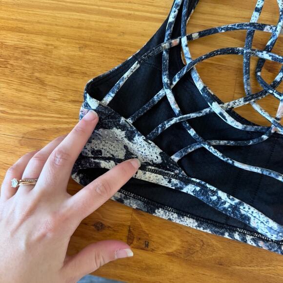 Lululemon Free To Be Bra Wild Spring Bloom Multi Full On Luxtreme Strappy Size 4 - Picture 5 of 6